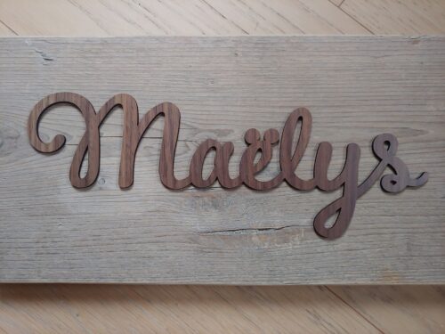 Letters in hout