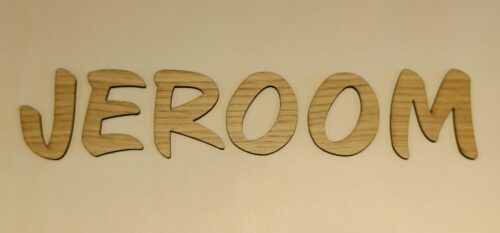Letters in hout